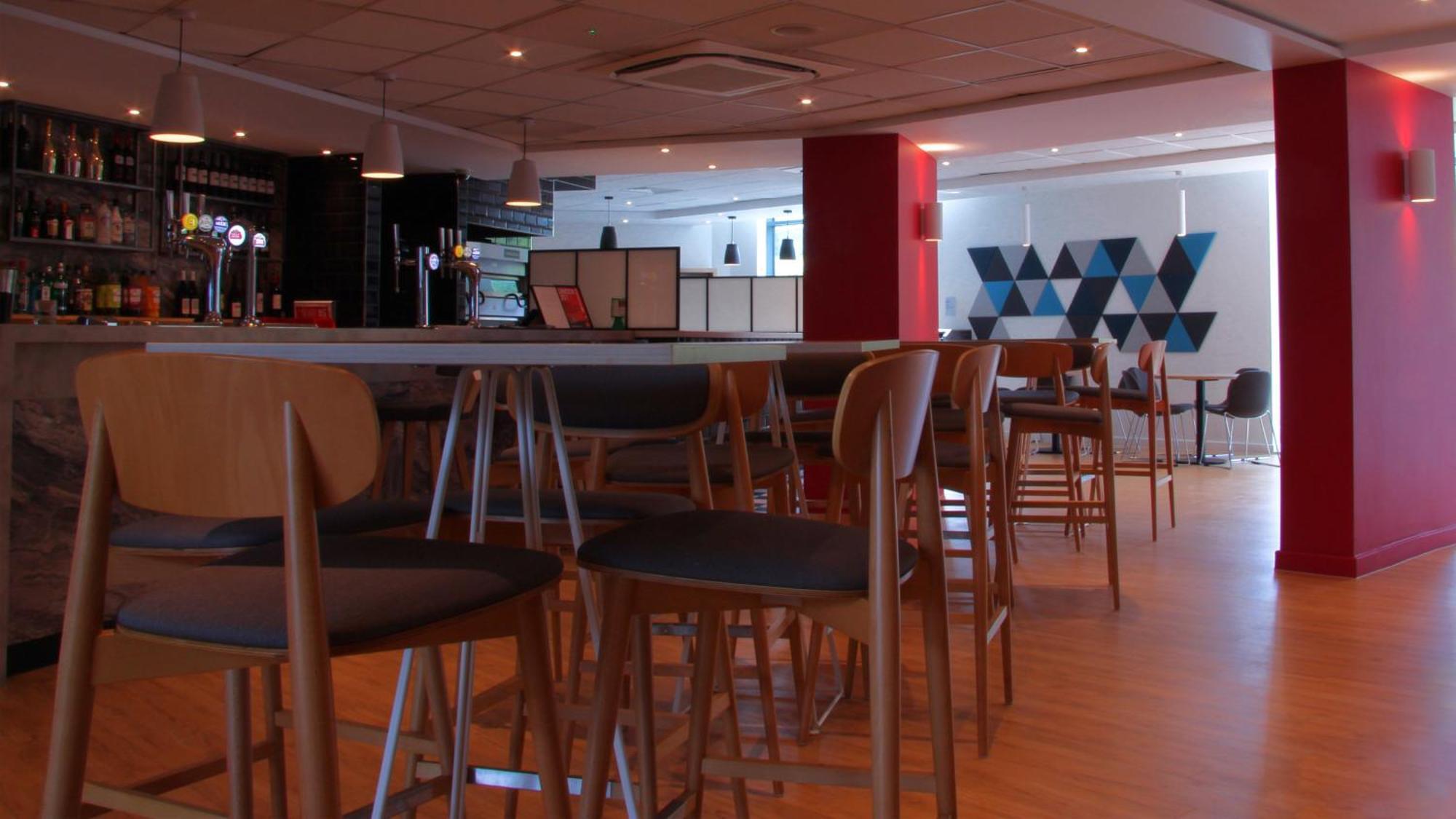 Express London Stansted Airport By Ihg 3*