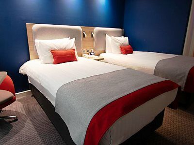 Express London Stansted Airport By Ihg Hotel 3*