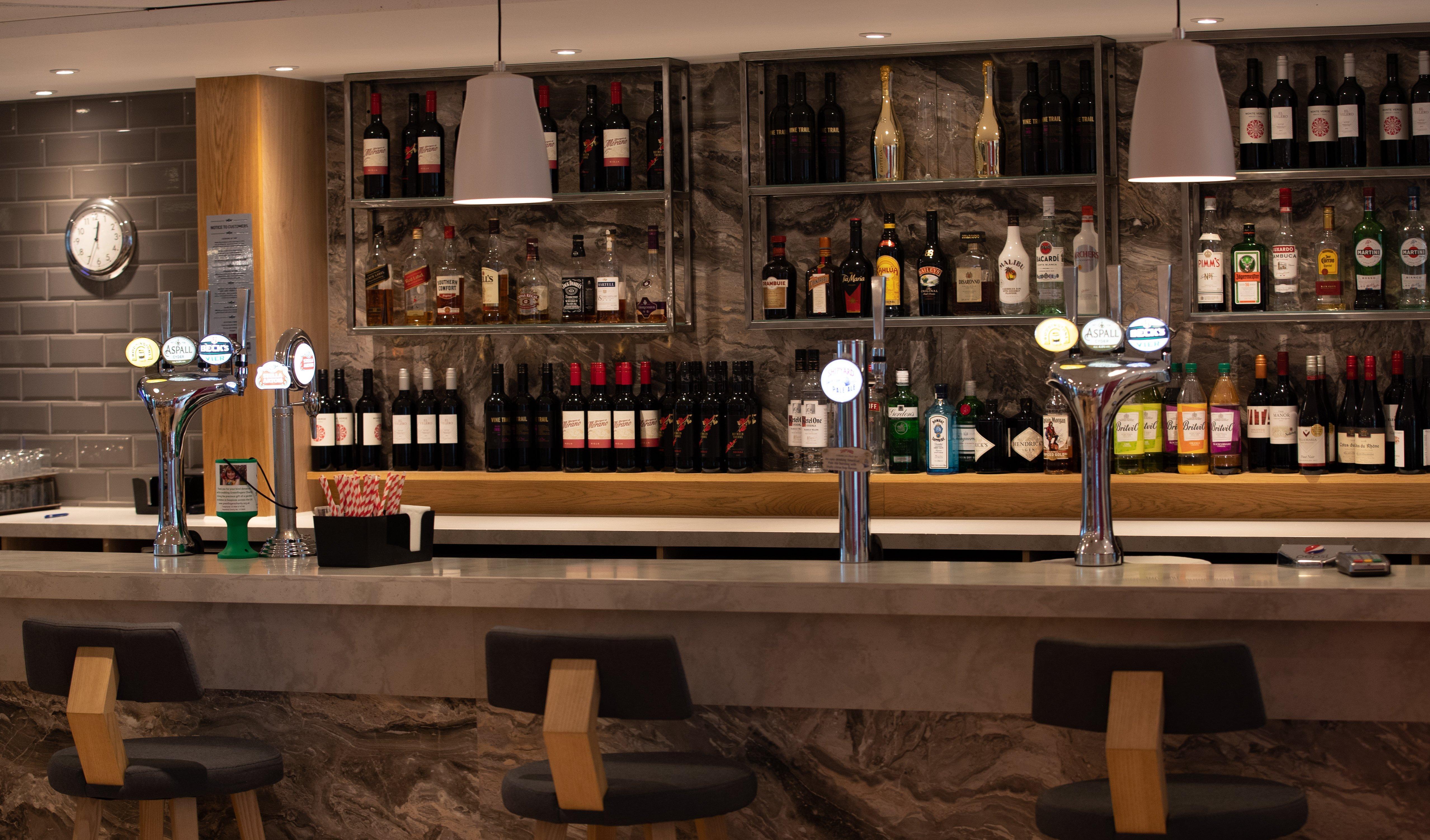 Express London Stansted Airport By Ihg Hotel 3*