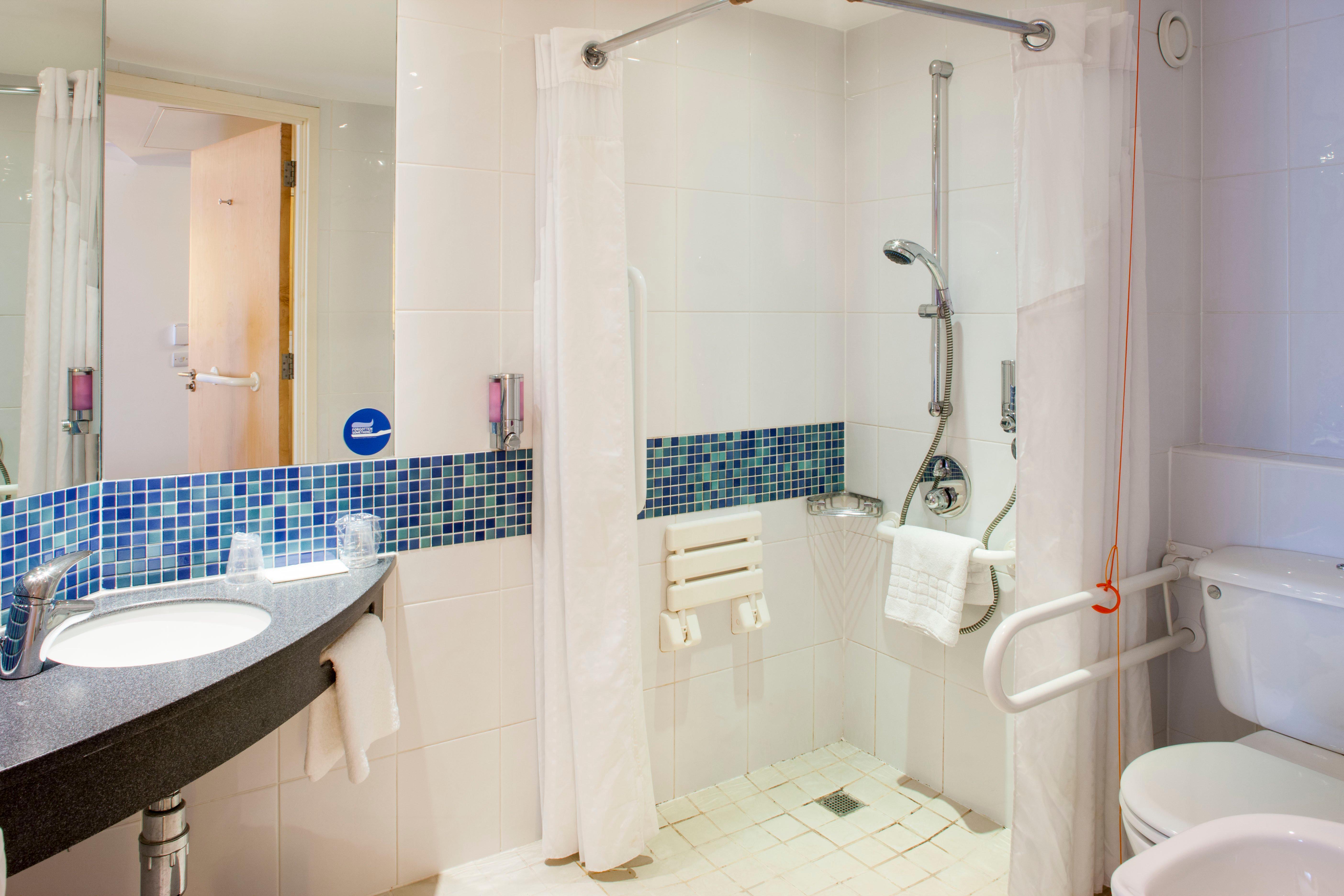 Express London Stansted Airport By Ihg Stansted Mountfitchet
