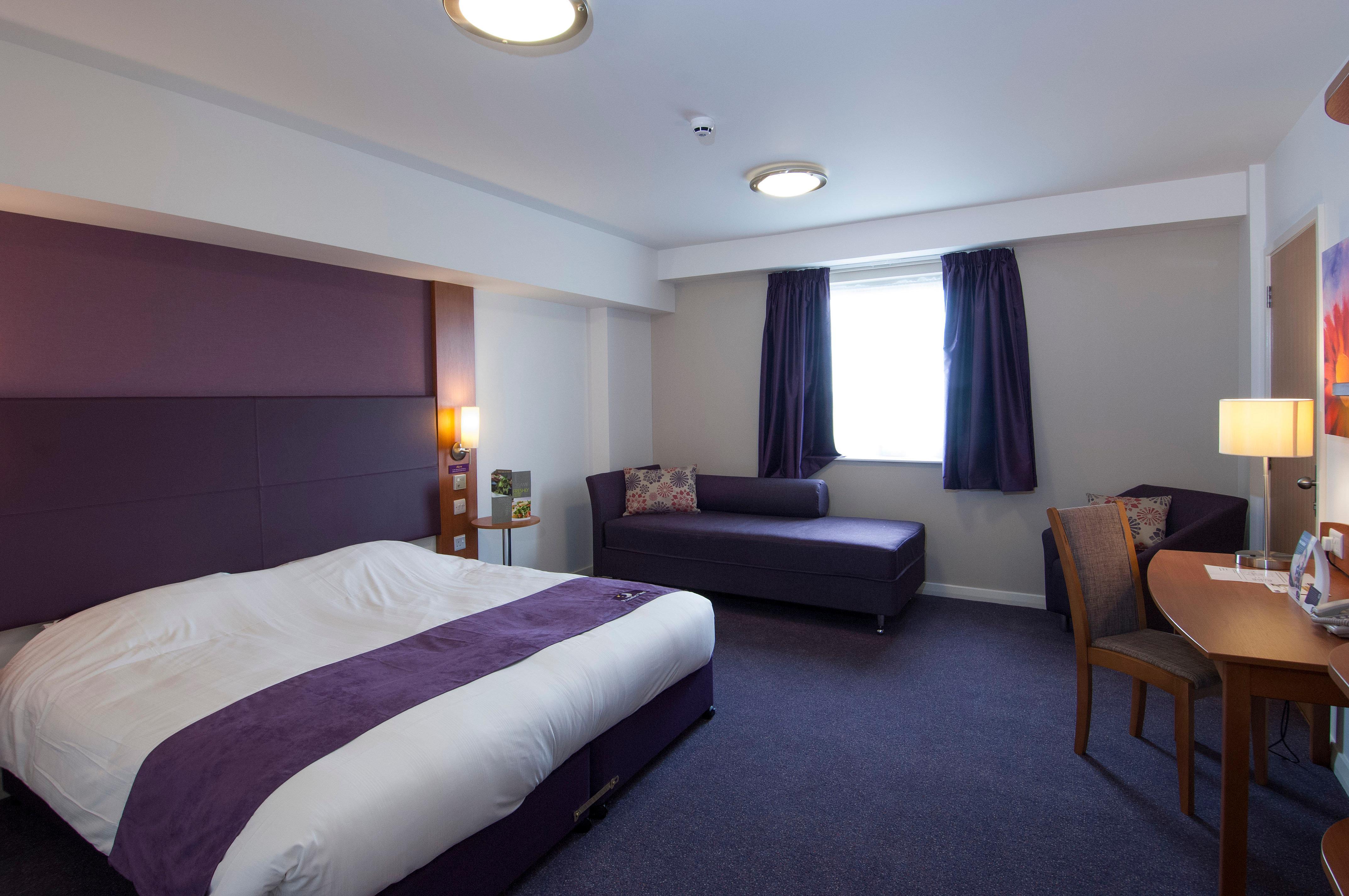 Express London Stansted Airport By Ihg 3*